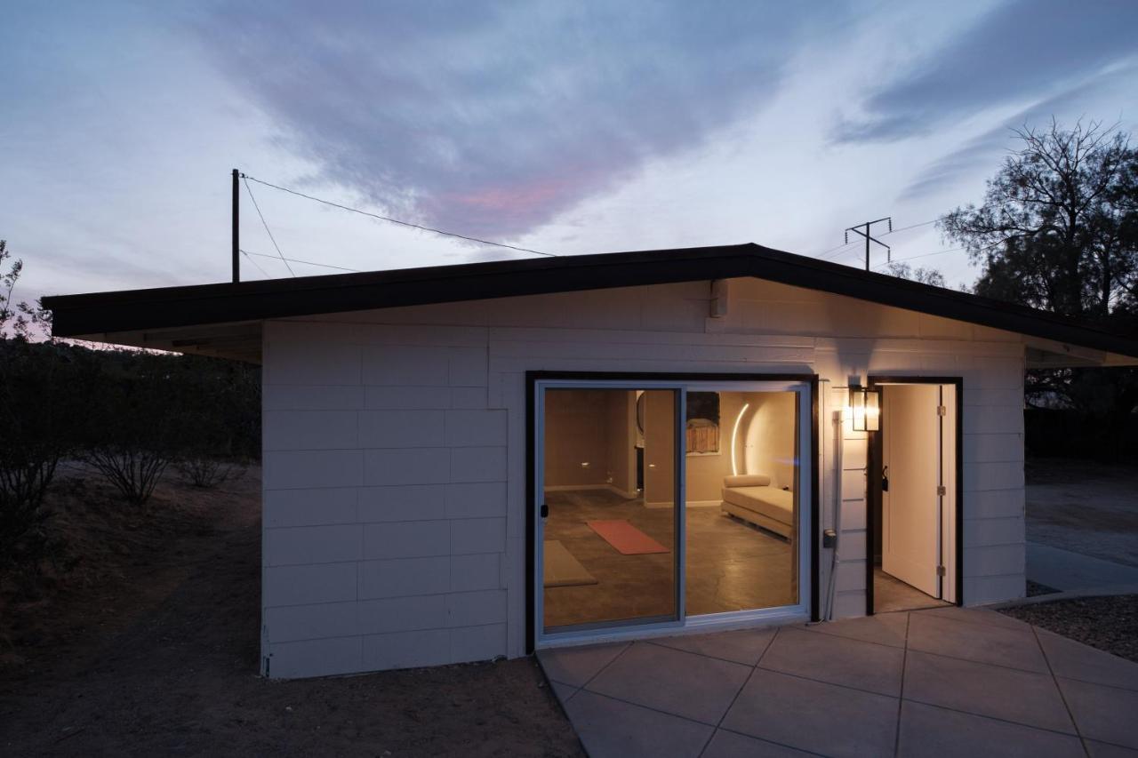 @ Marbella Lane - The Moon Designer Home Right Behind The Jtnp 约书亚树 外观 照片